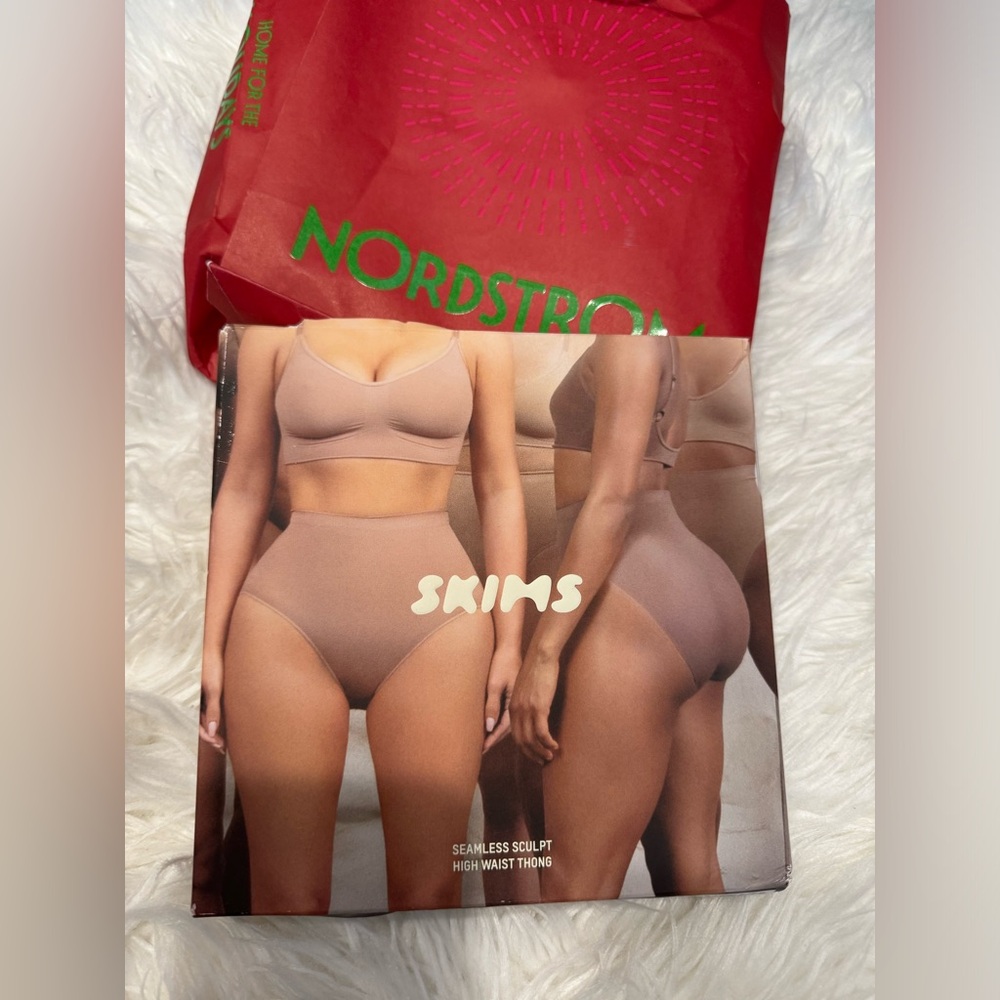 SKIMS SHAPEWEAR